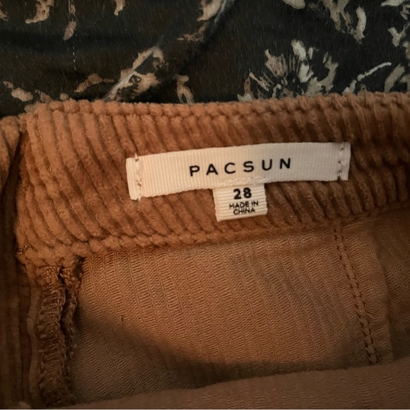 Tan corduroy skort 🤎📚 built in shorts! - Picture 5 of 8